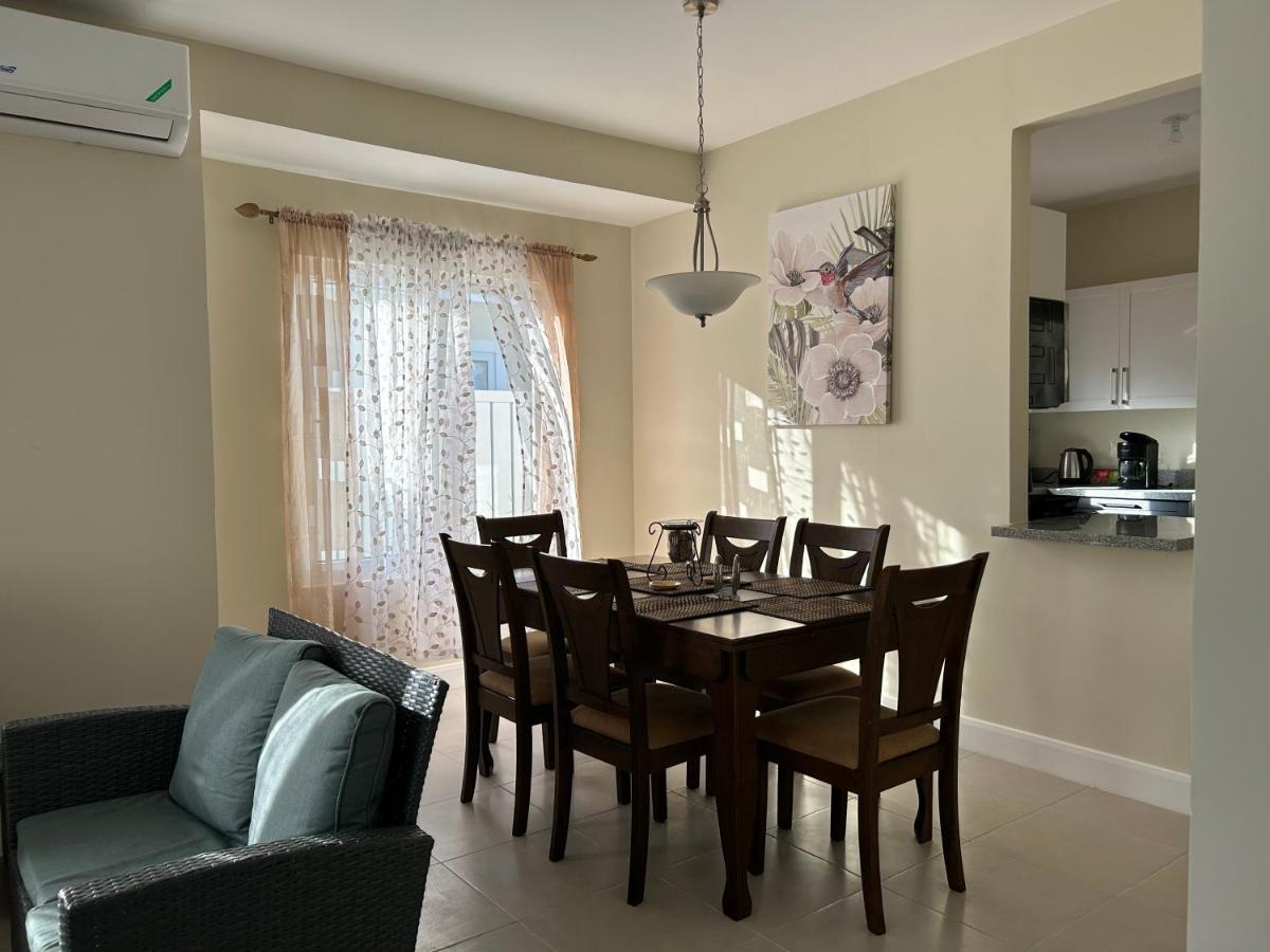 Seamist Villa @Oceanpointe Lucea Comfy 2Br W/Pool Gym & Parking Zewnętrze zdjęcie