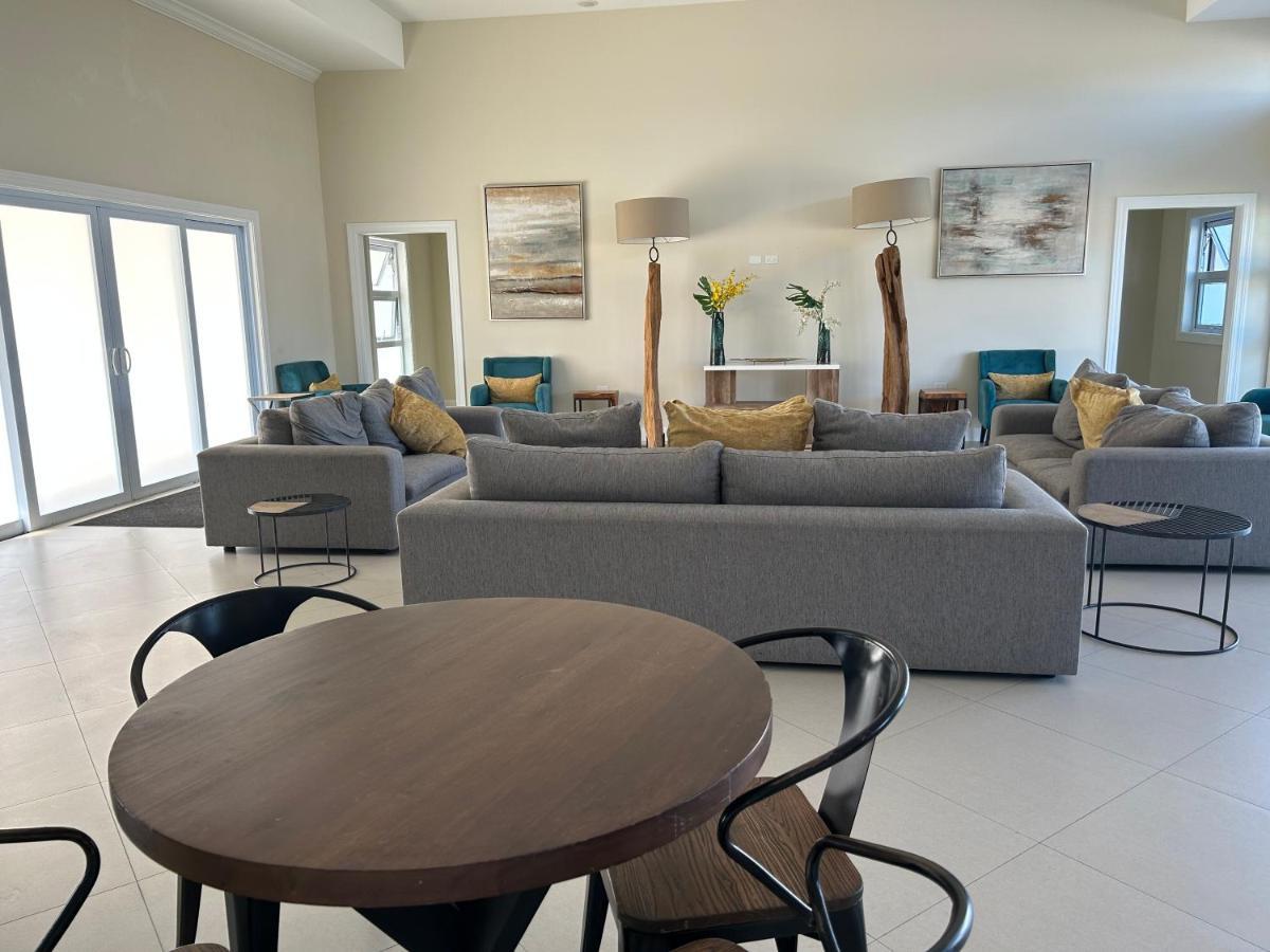 Seamist Villa @Oceanpointe Lucea Comfy 2Br W/Pool Gym & Parking Zewnętrze zdjęcie