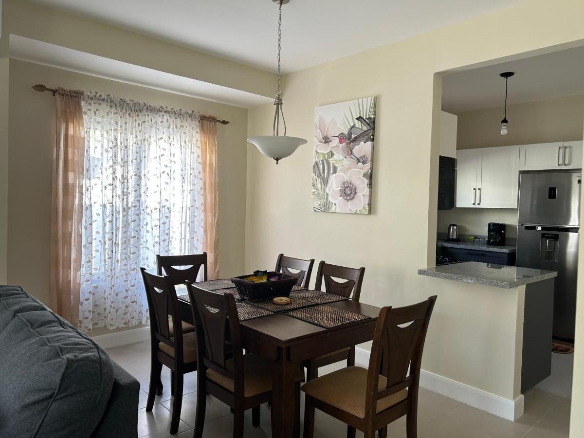 Seamist Villa @Oceanpointe Lucea Comfy 2Br W/Pool Gym & Parking Zewnętrze zdjęcie