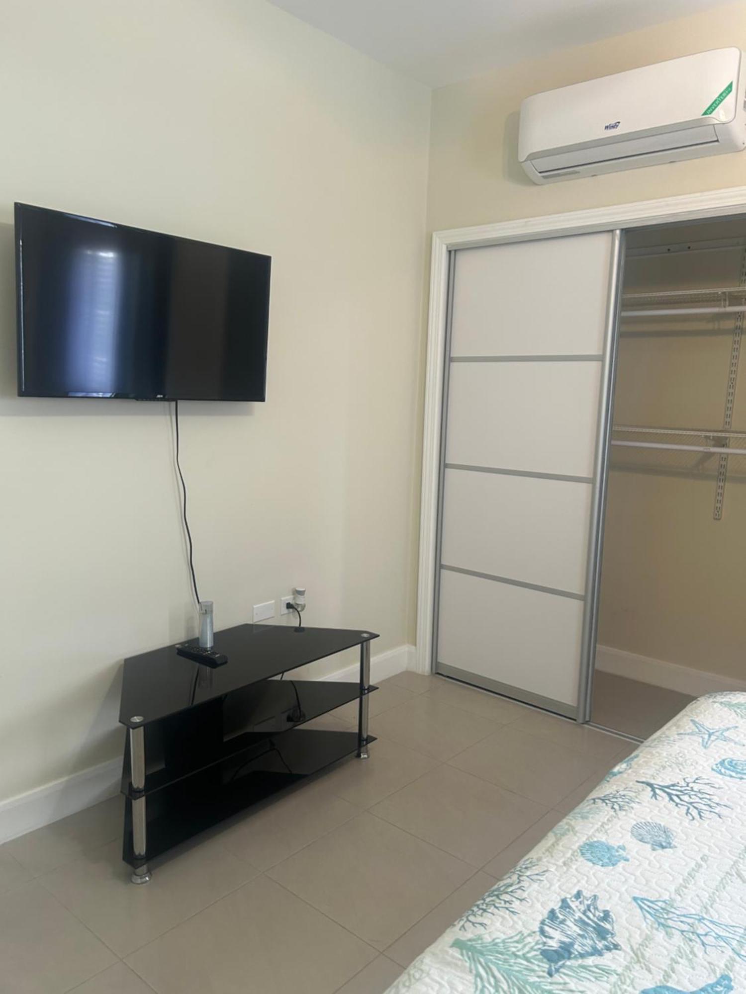 Seamist Villa @Oceanpointe Lucea Comfy 2Br W/Pool Gym & Parking Zewnętrze zdjęcie